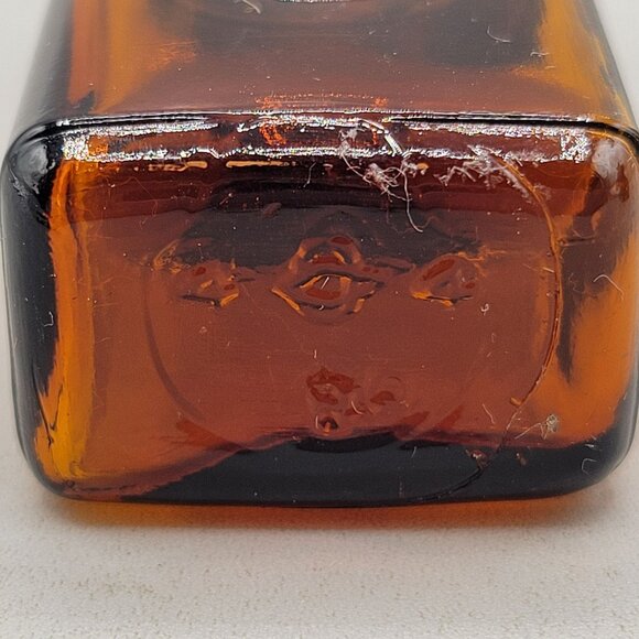 Antique Amber Glass Medicine Bottles Armour Laboratories Winthrop - Picture 7 of 10